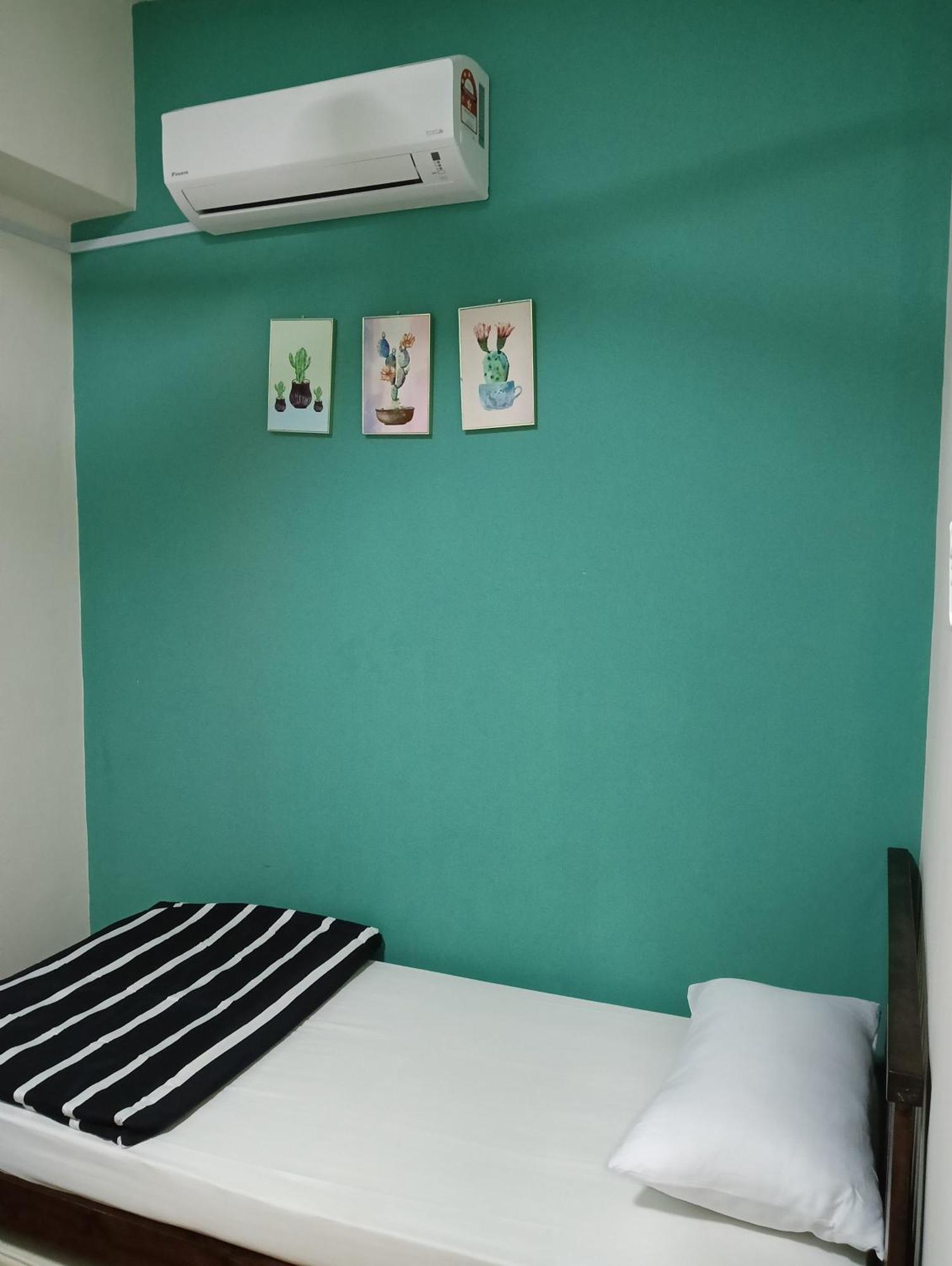 Comfy+ By Arh Klcc Hostel Kuala Lumpur Room photo